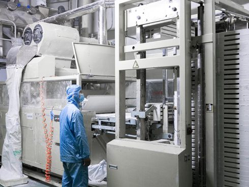 Highly automated candy production line with stable delivery time