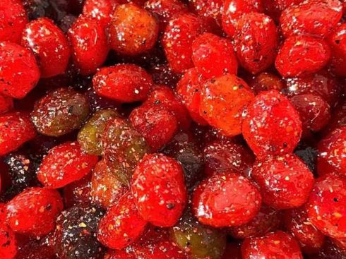 Unique Mexican flavor! Chamoy Candy, the perfect combination of jam filling and sour powder, ignites the taste buds!